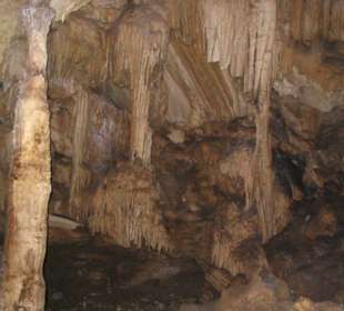 Stalactites de la Grande Caverne