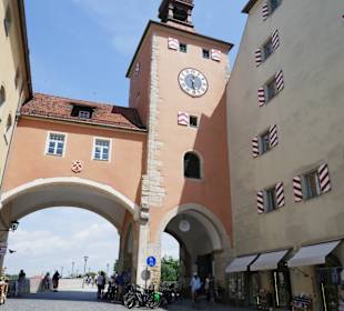 Der Eingang zur Steinernen Brücke