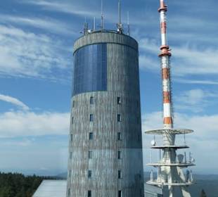 Blick vom Aussichtsturm zu den 2 anderen Türmen