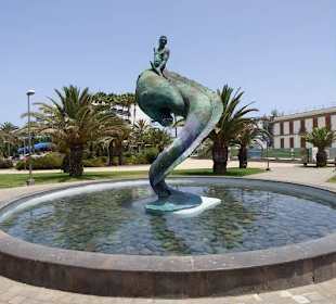 Brunnen vor dem Leuchtturm