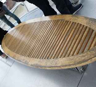 Sitzbank, nicht gemütlich, stehen ist eh besser!