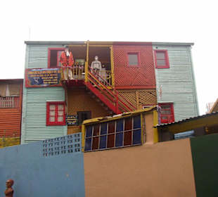 Die bunten Wellblech-Häuser in La Boca