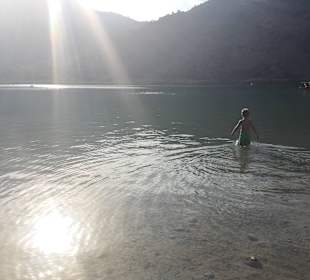 Kournas See vom Strand aus...