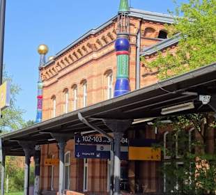 Außenansicht des Hundertwasser Bahnhof Uelzen
