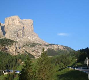 Colfosco Blick zum Grödner Joch