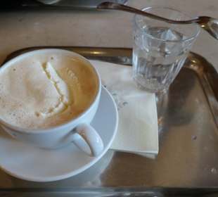 Pause bei Café Tomaselli, Salzburg, Alter Markt 8