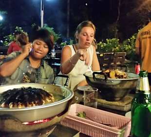 BBQ Essen mit unseren neuen Freunden Nim und  Tom