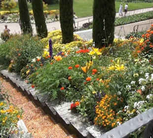 Italienische Blumen-Wassertreppe