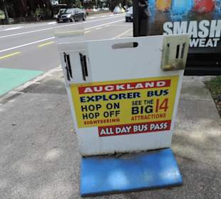 Mit dem Hop on Hop off Bus in Auckland unterwegs