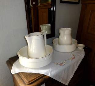 Nachtgeschirr im Schlafzimmer