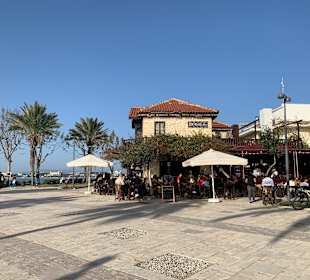 Side House Café & Bar