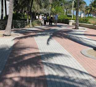 Fussgängerweg am Strand