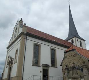 Schnackenwerth: die Kirche St. Andreas 