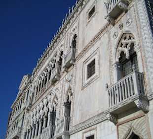 Filigrane Fassade des Palastes