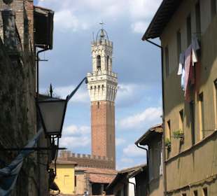 Turm des Palazzo Pupplico