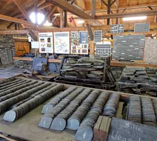 Rundgang durch die Spalthütte des Schieferbruches