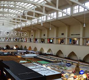 Merz & Benzing Blick auf Markthalle innen