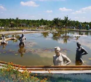 Großflächige Wasserflächen mit  schönem Ausblick