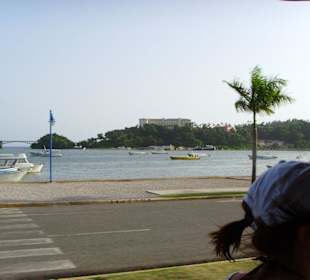 Blick auf die Hafenpromenade