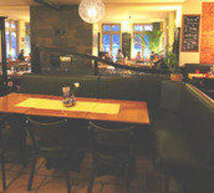 Unser Tisch am Tresen