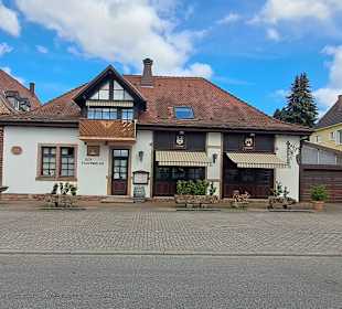 Brunnen mit Putto Bronzeskulptur in Landstuhl