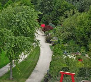 Blick vom Aussichtsturm in den Park der Gärten