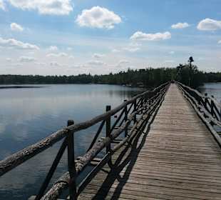 Brücke zwischen den Seehälften