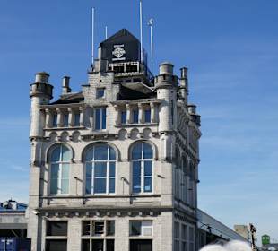 Ein Turm am Scheldeufer