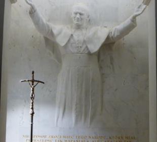 Heilig-Kreuz-Kirche: Papst Johannes Paul II.