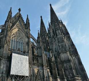 Auf der Domplatte vor dem Kölner Dom