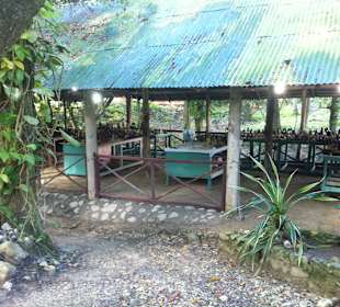 Souvenierstand mit Eigenherstellbetrieb