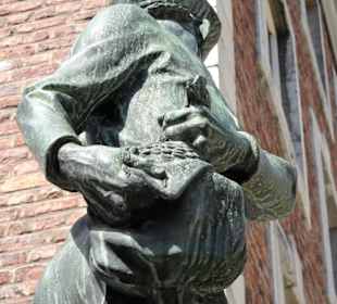 Ansichten des Hühnerdieb-Brunnens