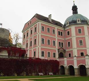 Zámek a hrad Bečov nad Teplou