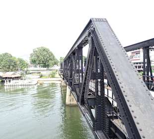Auf der Brücke am Kwai