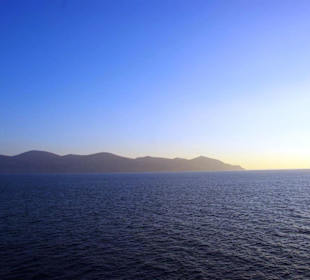 Santorin selbst im Bild Landschaft, Stadt