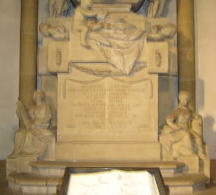 Von der Krypta zum Domkreuzgang