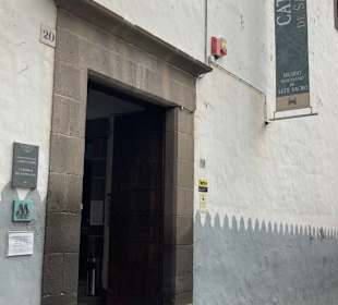 Seiteneingang (3€ Besichtigung)