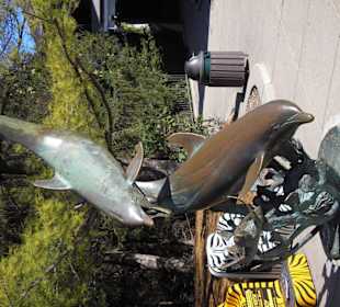 Delphin Statue