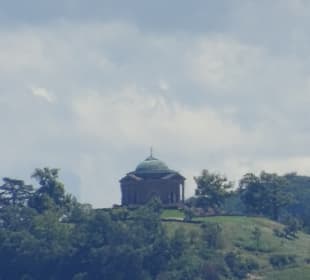 Grabkapelle auf dem Württemberg vom Rosensteinpark
