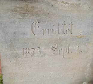 Inschrift am Denkmal