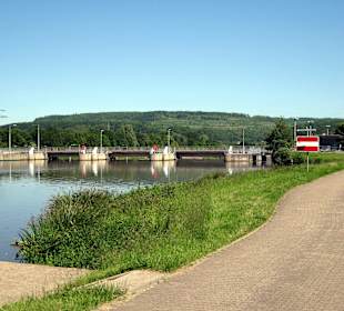 Vor der Staustufe aus Dillingen