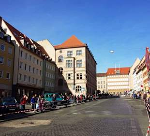 Warten auf den Festzug