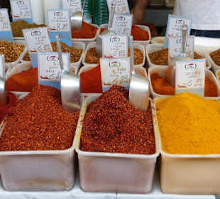Gewürze auf dem Carmel Market