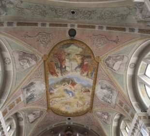 Orgelempore und Deckenfresken