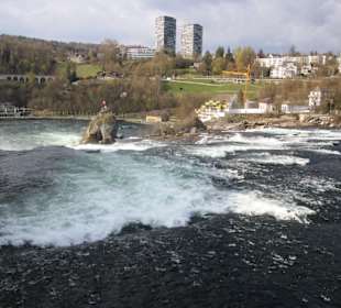 Rheinfall aus Sicht von der Rheinbrücke