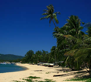 Strand Maenam beim Hotel Pinnacle Samui
