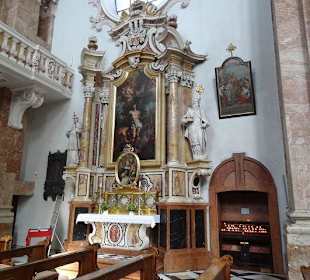 Seitenblick zum Nebenaltar