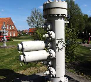 Eruptionskreuze auf dem Außengelände