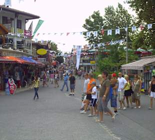 Ein Teil der Einkaufsstraße