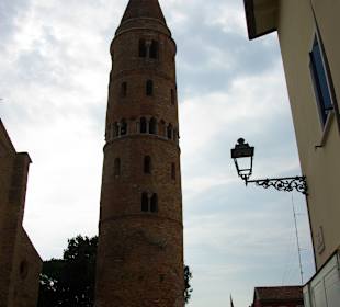 Zum Dom hin